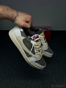 Nike x Travis Scott Air Jordan 1 Low OG "Reverse Mocha" - 3