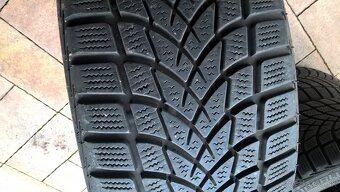 4 ks ZIMNÉ pneu 225/45 R17 dezén 7 a 8 mm UŽ OD 45-€/kus - 3