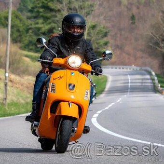 Vespa GTS 300 Super Sport - 3