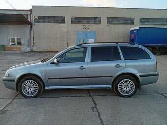 Predám Škoda Octavia Combi 1.9 TDI PD 4x4 Elegance M6 - 3