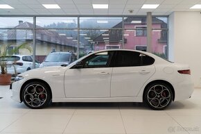 Alfa Romeo Giulia 2.0 GME Veloce AWD AT - 3