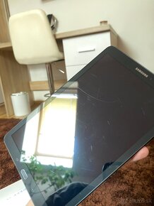 Galaxy Tab E - 3