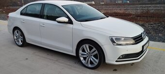 Predám Volkswagen Jetta 2.0 tdi Highline 2014 bluemotion - 3