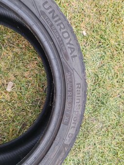 Unirolyale rainsport 5  245/40 r18 - 3