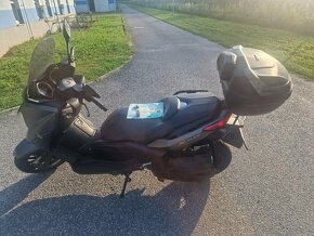 Yamaha T-MAX 400 - 3