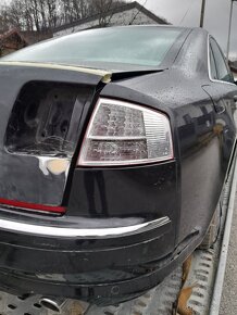 Zadné svetlá audi a8 - 3