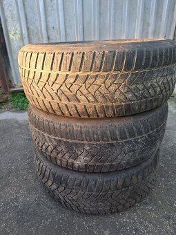 215/60 r16 dunlop - 3