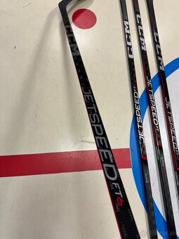 UPLNE NOVA PROFI HOKEJKA CCM JETSPEED FT6 SR SIGMATEX  - 3