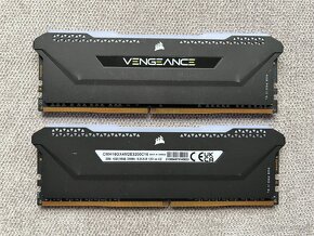 DDR4 RAM Kit 2x8GB Desktop - 3