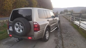 Mitsubishi Pajero Wagon - 3