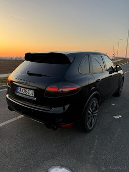 Porsche Cayenne - 3