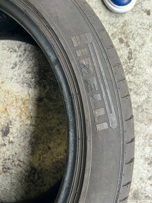 285/40 R21 - 3