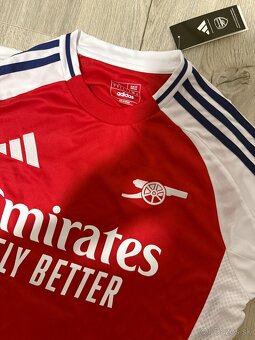 Dres Arsenal-Saka - 3