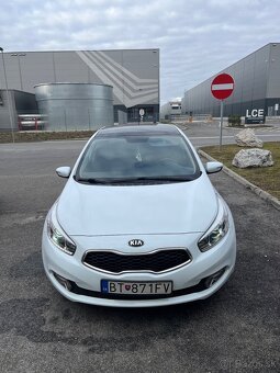 Kia Ceed 2013 panorama full - 3