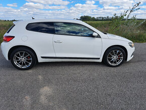 Predám VW Scirocco, 1,4 TSI, 1390 cm3, 118 kW, r.v. 12/2009 - 3