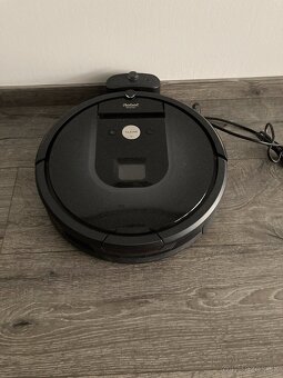 Vysavač ROBOT ROOMBA použity asi cca 10 x cena 350 eur - - 3