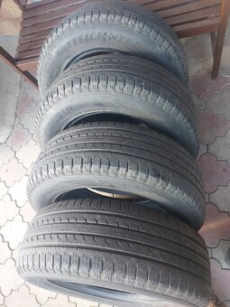 Predám pneumatiky Goodyear EfficientGrip SUV 245/65 R17 - 3