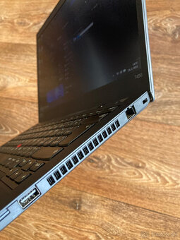 Lenovo ThinkPad T490 - 3