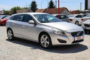 Volvo V60 D5 AWD Momentum Geartronic - 3