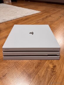 PS4 pro 1TB white - 3