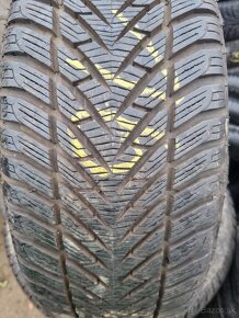 205/45R16 - 3