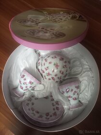 Vintage Veroni 2 tea cups and 1 teapot with gift box - 3