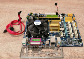 Gigabyte, Socket 775,AM2 - 3