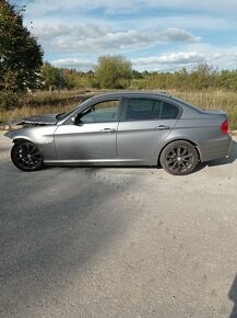 BMW e90 320i lci - 3