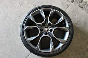 19"--ORIGINAL----ŠKODA---OCTAVIA--RS--5x112 R19--LETNA SADA - 3