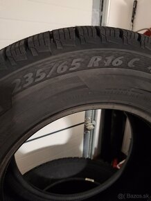 Nové zimné 235/65r16c - 3