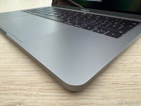 MacBook Pro (13-palcový, 2019) - 3