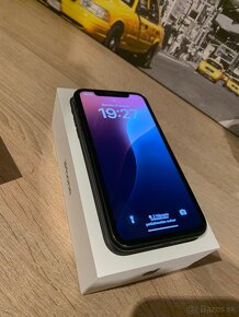 Iphone xr - 3