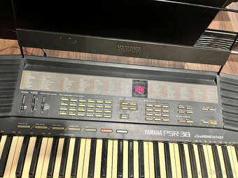 Klávesy Yamaha PSR-38 - 3