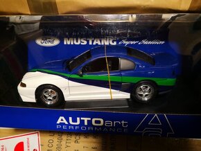 1:18 Autoart, Ford - 3