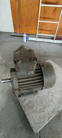 Motor 7.5/10 kw ZSE 2885 otčok - 3