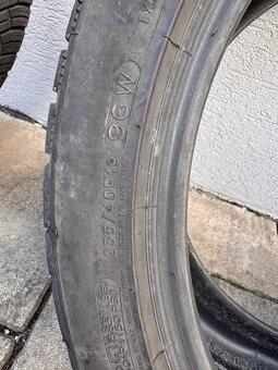 Michelin 235/40 r19 - 3