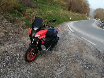 Aprilia sr gt 125 - 3