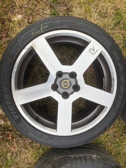 Volvo 5x108 245/40 r18 - 3