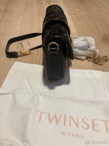 Twinset Miláno - 3