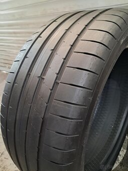 Dunlop letné 284/45/R20 - 3