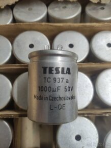 Kondenzátor Tesla TC 937 a - 1000uf - 50V - 3