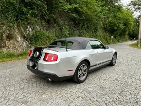 Ford Mustang 3.7 V6 r.v. 2011 + LPG cabrio - po servise - 3