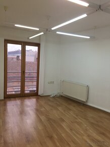 Kancelária 24 m2 priamo na pešej zóne Nitra - 3