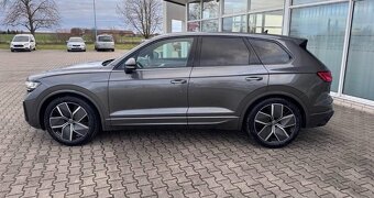 Volkswagen Touareg R-Line-3.0 TDI 4Motion - 3