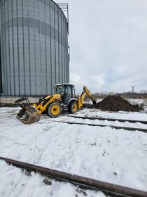 Výkopové, zemné a búracie práce. JCB 4CX - 3