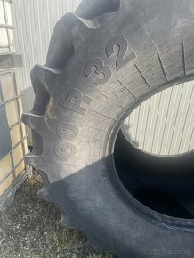 Pneumatika na kombajn traktor 900/60r32 - 3