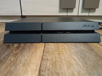 Playstation 4 - 3