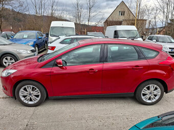 FORD FOCUS 1,6i 77 kW 2012 - 3