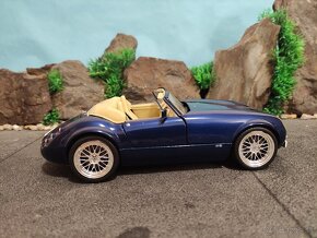 Prodám model 1:18 Wiesmann Roadster MF3 - 3