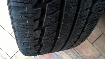 2 ks ZIMNÉ 245/40 R17 95V XL KUMHO cca 7 mm - LEN 45,- €/kus - 3